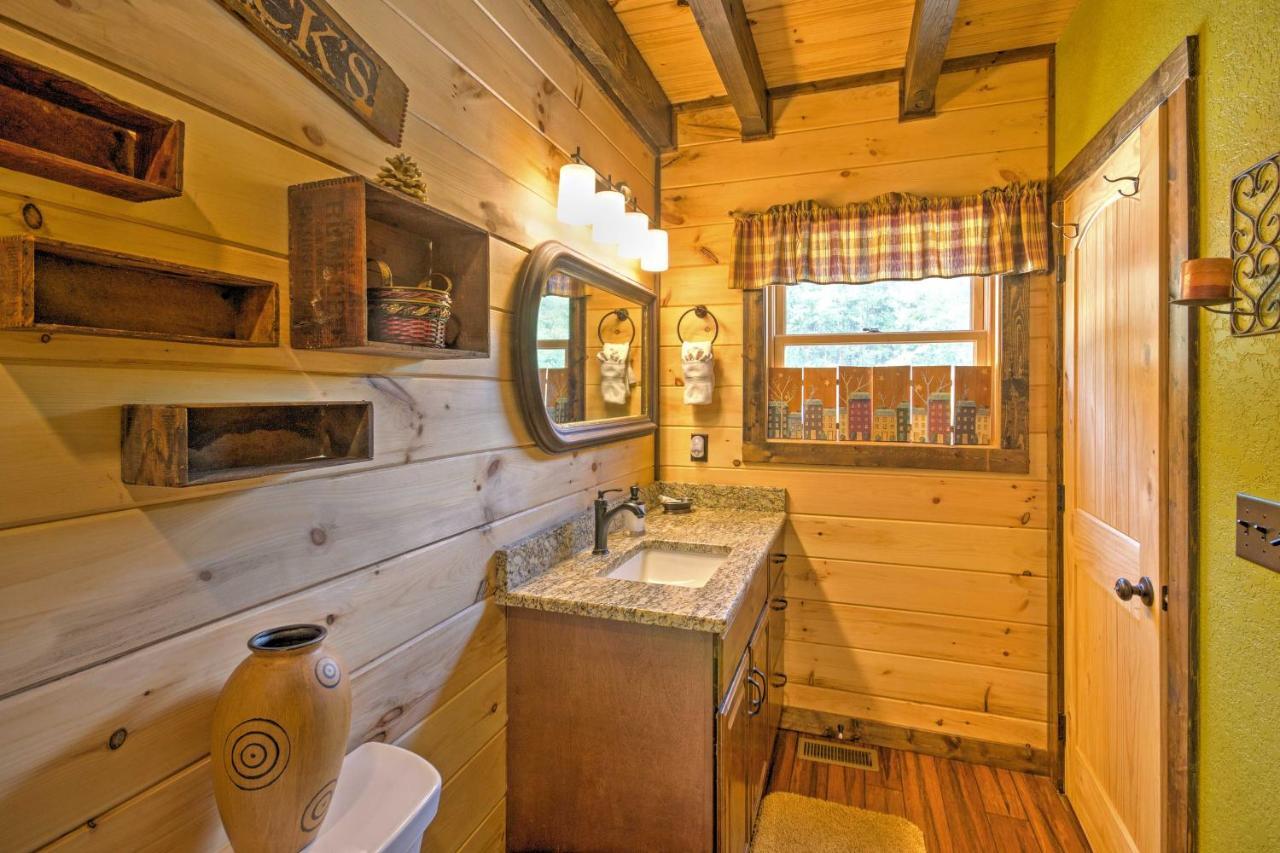 Scenic Fox Ridge Cabin On 4 Acres With Hot Tub! Whittier Buitenkant foto